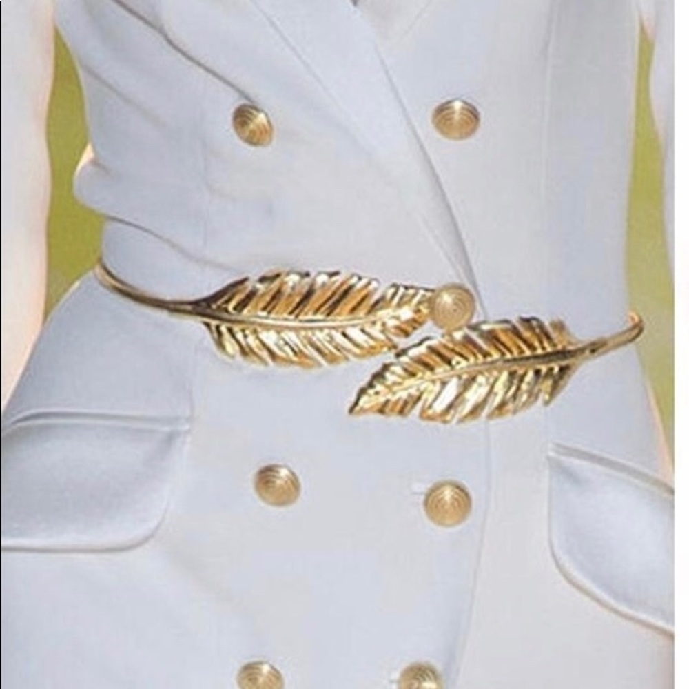 Gold tone Leaf skinny belt☀️ ✨ ✨✨